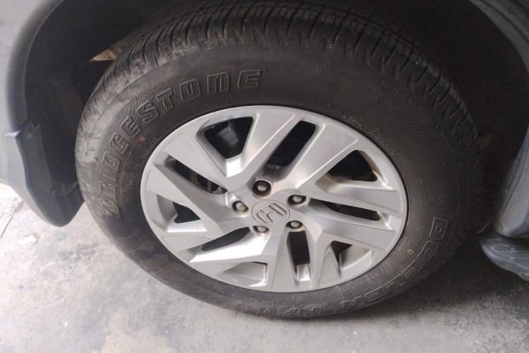 Used Honda CR-V 2015 2.4L two-wheel drive luxury version Exterior 5