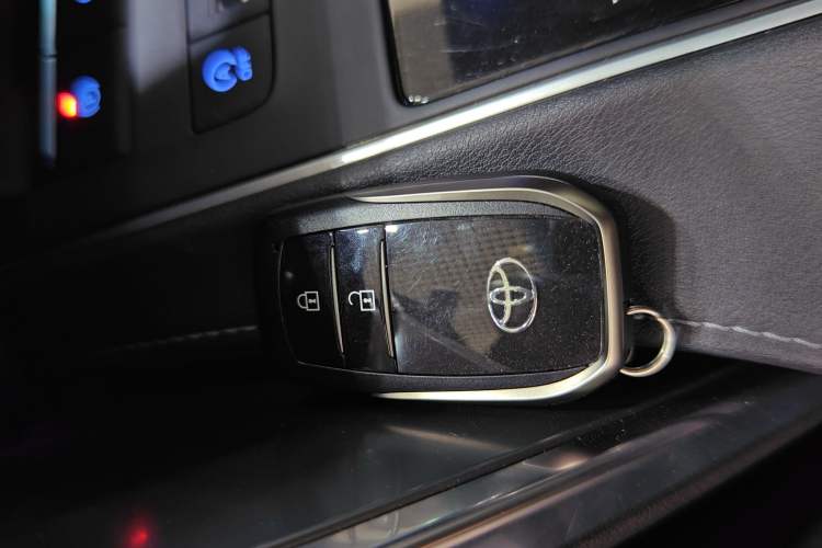 Used Toyota Venza 2022 2.0L CVT Two-Wheel Drive Luxury Edition
