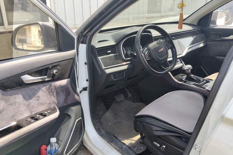 Used Sinotruk VGV U70 2020 1.5T Automatic Smart Luxury 7-Seater
