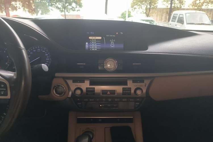 Used Lexus ES 2016 250 Midnight Special Limited Edition Audio And AC Panel