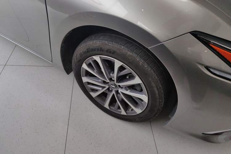 Used Lexus ES 2022 200 Excellence Edition
