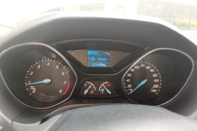 Used Ford Focus 2012 Sedan 1.6L Automatic Fashion Edition
