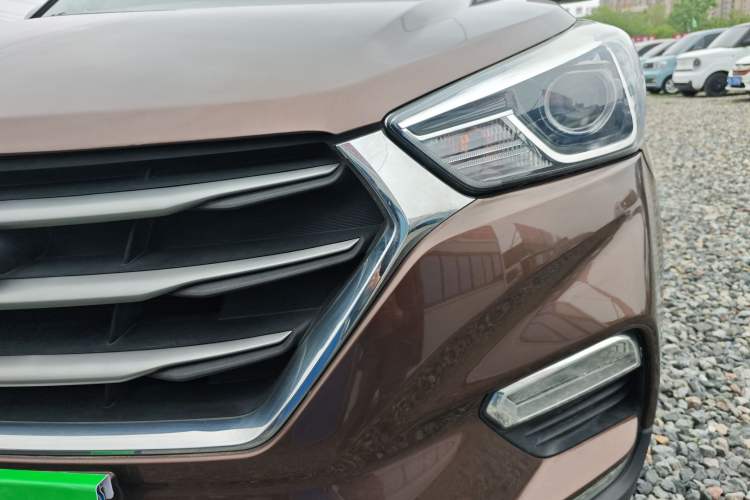 Used Hyundai ix25 2017 1.6L Automatic Smart Version Left Front Headlight