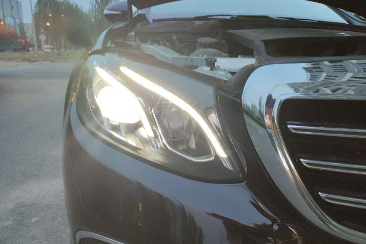 Used Mercedes-Benz E-Class 2019 Facelifted E 300 L Stylish Version Right Front Headlight