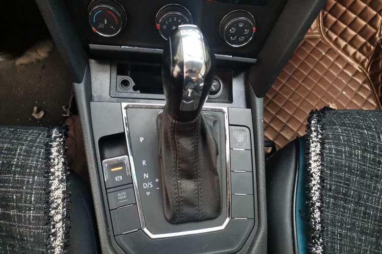 Used Volkswagen Lamando 2015 230TSI DSG Fashion Edition