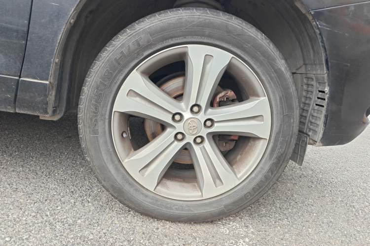 Used Toyota Highlander 2009 3.5L 4x4 7-Seater Luxury Edition Right Front Wheel Hub