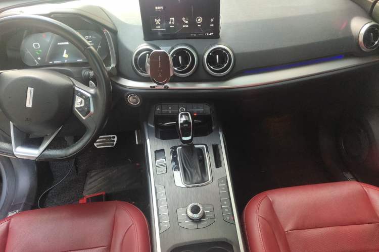 Used Wey VV5 2019 Upgraded Model 2.0T Two-Wheel Drive Flagship Version China V Standard