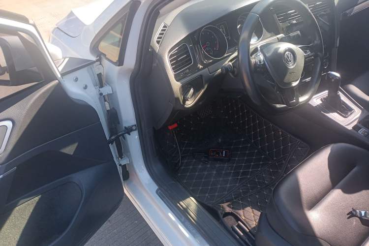 Used Volkswagen Golf 2018 1.6L Automatic Comfort Model
