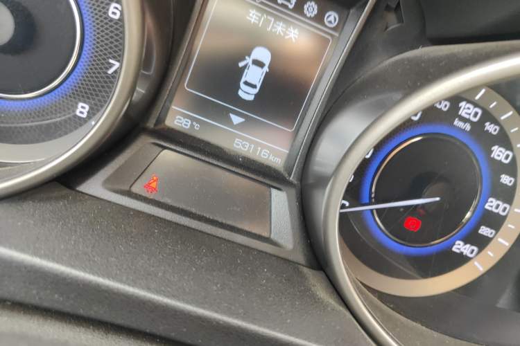 Used CHANGAN CS35 2017 1.6L Automatic Luxury Model Odometer Close Up