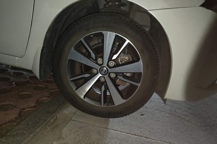 Used Nissan Lannia 2019 1.6L CVT Cool Edition China VI Right Front Wheel Hub