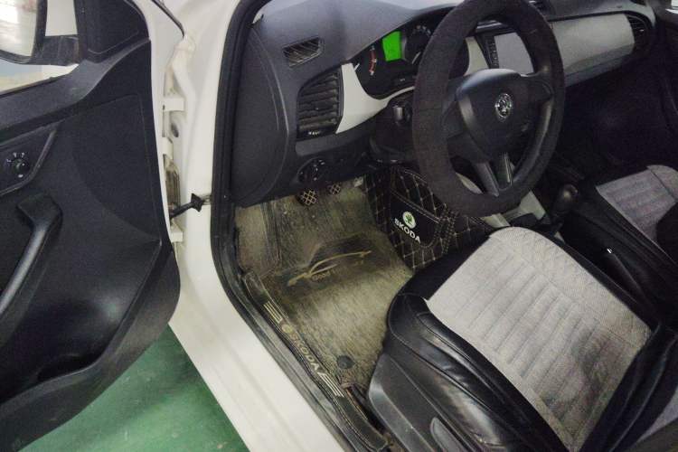 Used Skoda Fabia 2015 1.4L Manual Front-Wheel Drive Model
