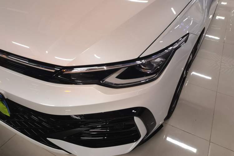 Used Volkswagen Golf 2025 300TSI R-Line