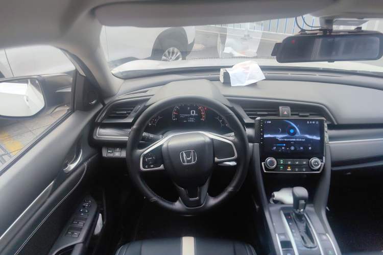 Used Honda Civic 2019 180TURBO CVT Shangyue Edition China VI Emission Standard Center Console