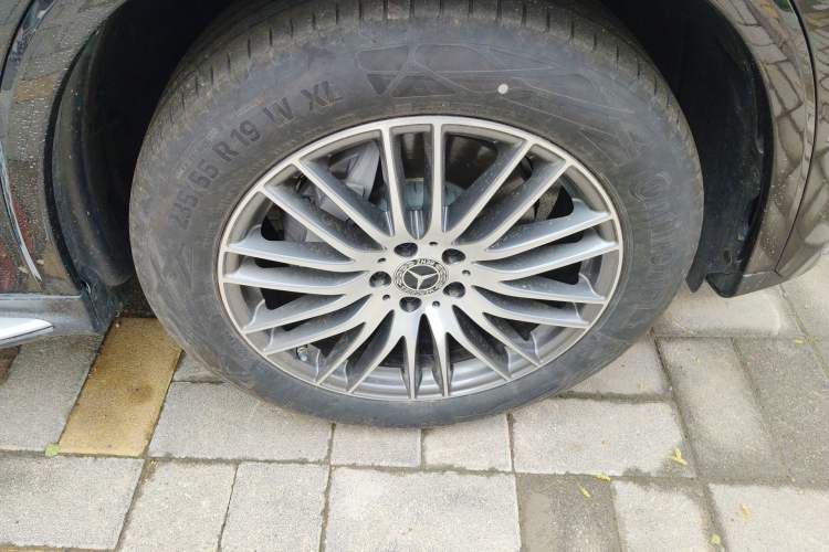 Used Mercedes-Benz GLC 2025 Refreshed GLC 300 L 4MATIC Dynamic Version 5 Seats Right Front Wheel Hub