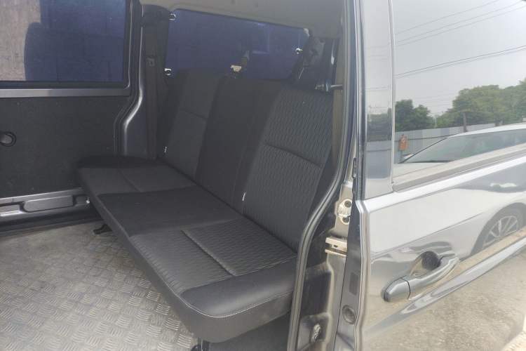 Used Jinbei Gold Hiace M Classic 2023 1.5L Engineering Lion Passenger Vehicle 5/6/7 Seats Left Rear Seat