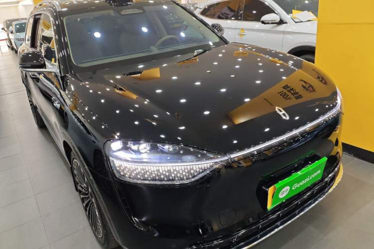 Used Hima AITO M9 2024 Range-Extended Ultra Version 52 kWh 5-Seater Model Front Right 45 Deg