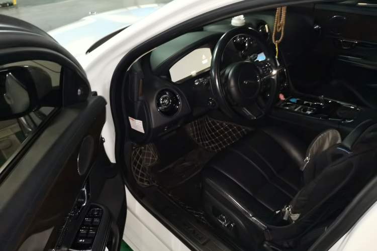 Used Jaguar XJ 2018 XJL 3.0 SC Two-Wheel-Drive Elegant Business Edition Driver Seat