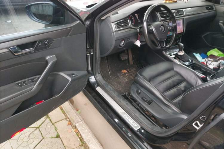 Used Volkswagen Passat 2016 330TSI DSG Luxury Edition Driver Seat