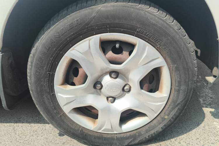 Used Ford EcoSport 2013 1.5L Manual Comfort Model Right Front Wheel Hub