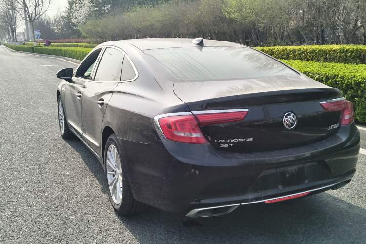 Used Buick LaCrosse 2018 28T Elite Edition
