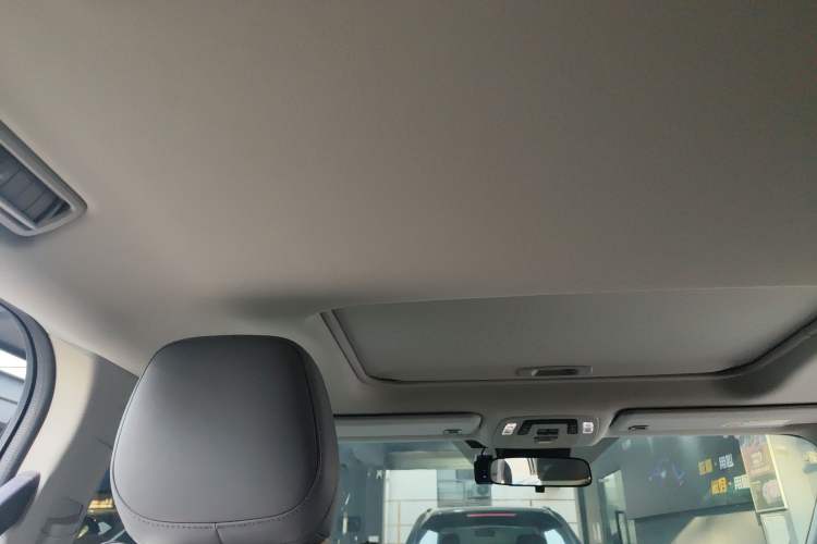 Used Toyota Granvia 2024 2.5L Hybrid Comfort Edition
