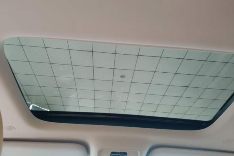 Used Denza D9 2022 DM-i 1040 Prestige Model