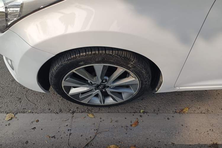 Used Hyundai Elantra (5th Generation / Langdong) 2015 1.6L Automatic Leading Model