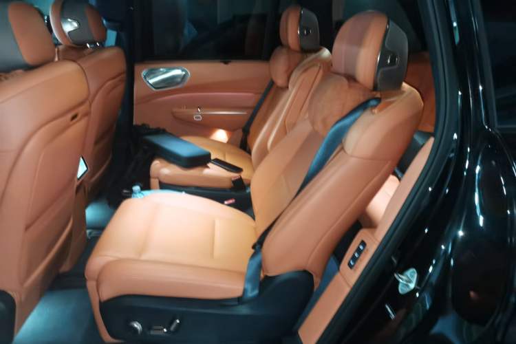 Used Lynk & Co 900 2025 2.0T Ultra