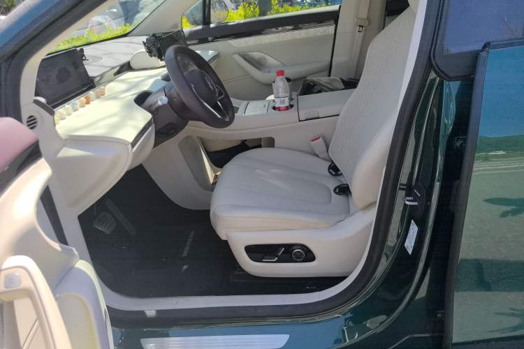 Used Hima Luxeed R7 2025 Range-Extended Version 251 km Max Left Front Seat