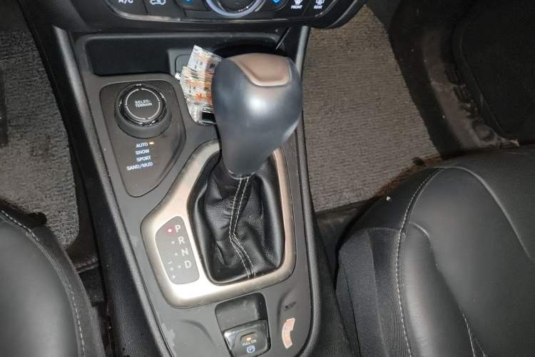 Used Jeep Cherokee 2017 2.4L Excellence Edition
