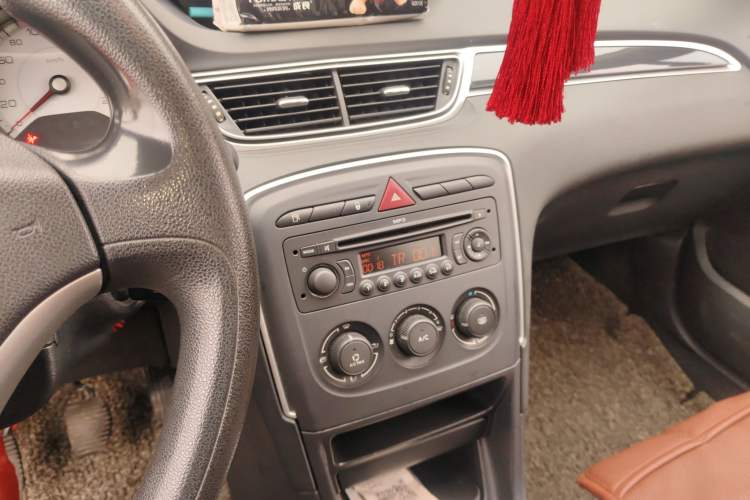 Used Peugeot 308 2013 1.6L Manual YouShang Model Audio And AC Panel