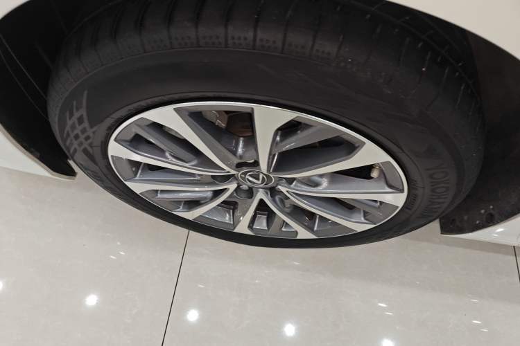 Used Lexus ES 2023 200 Excellence Edition
