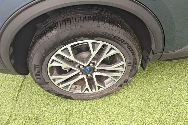 Used Ford Escape 2020 EcoBoost 245 Two-Wheel-Drive Titanium Edition
