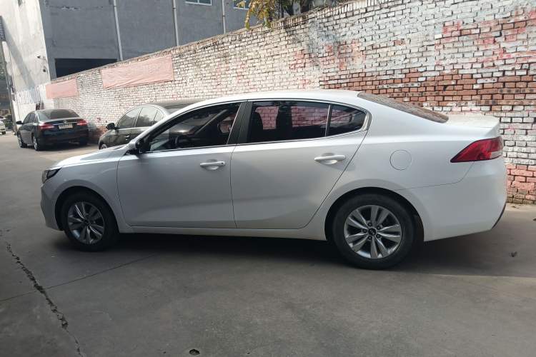 Used Kia K4 2014 1.8L Manual GL
