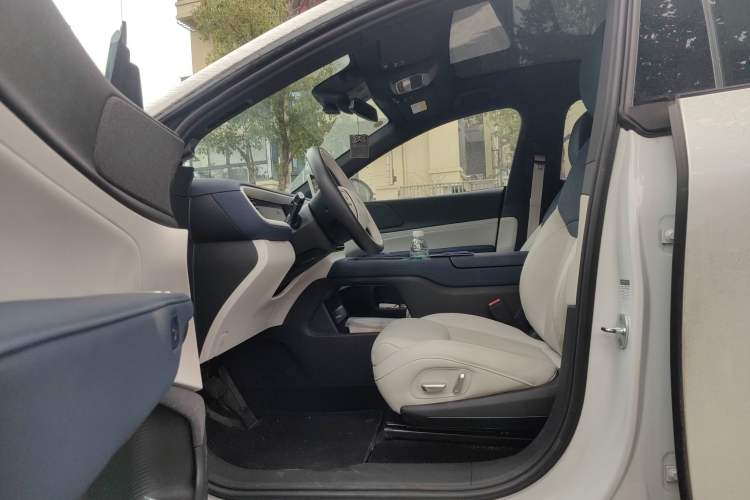 Used XPeng G6 2023 580 Long-Range Pro Left Front Seat