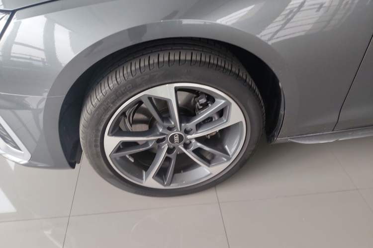 Used Audi A4L 2022 40 TFSI Fashion Dynamic Model Left Front Wheel Hub