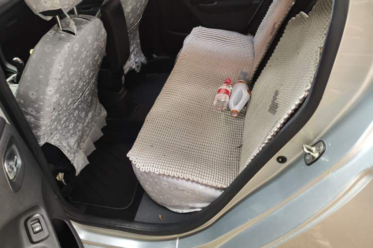 Used Citroen Elysee 2015 Zhishang Edition 1.6L Manual Fashion Model Left Rear Seat