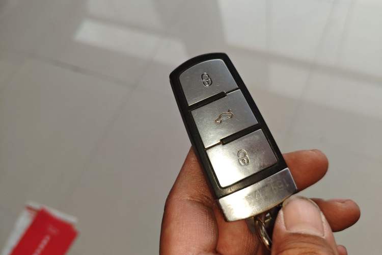 Used Volkswagen Magotan (Import) 2012 Travel Edition 2.0 TSI Comfort Version