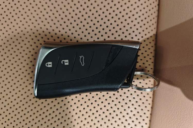 Used Lexus ES 2020 200 Luxury Edition Vehicle Key