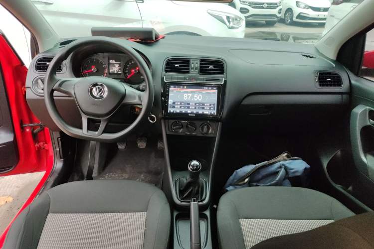 Used Volkswagen Polo 2016 1.4L Manual Fashion Model