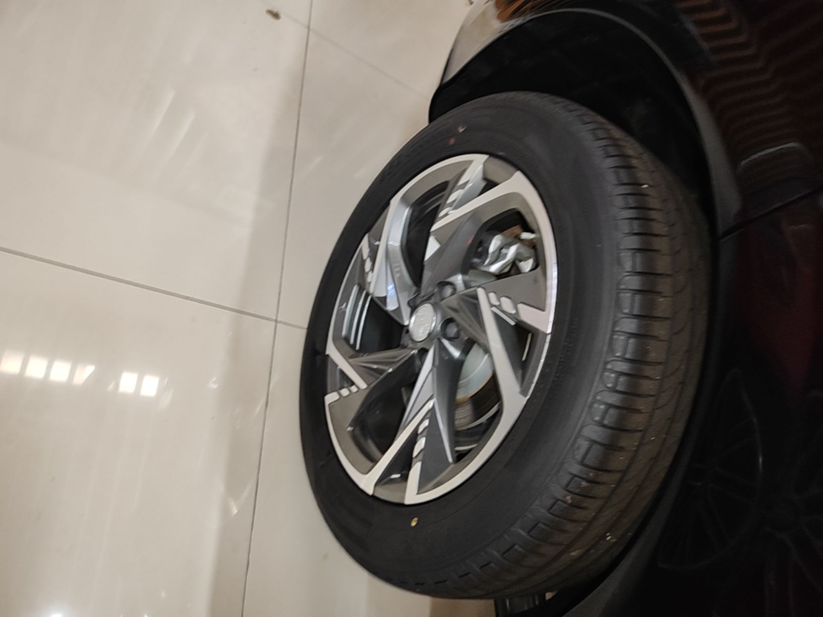 Hongqi HS3 PHEV 2024 PHEV 115km Jingwei Edition — снимка 11