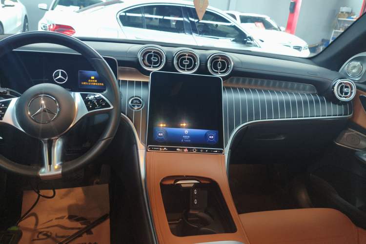 Used Mercedes-Benz GLC 2023 GLC 260 L 4MATIC Dynamic Edition 5-seater