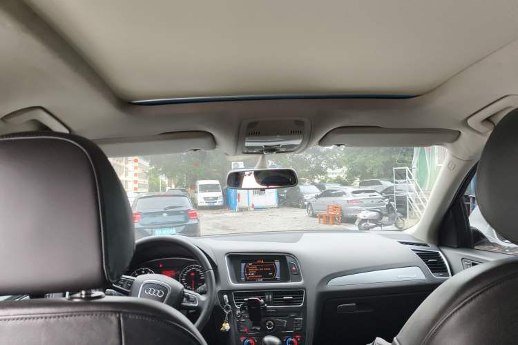 Used Audi Q5 2012 2.0TFSI Technology Model Headliner