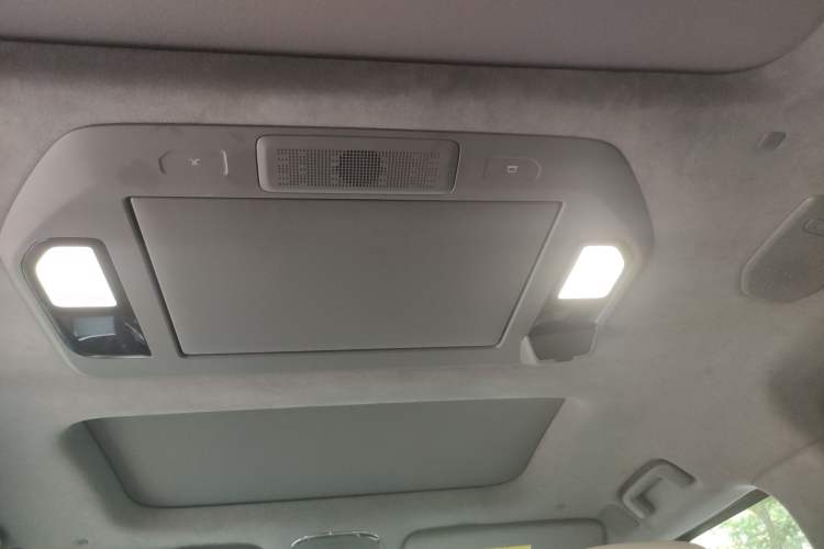 Used Zeekr 009 2024 7-Seater Walk-Through Version Four-Wheel Drive 108 kWh
