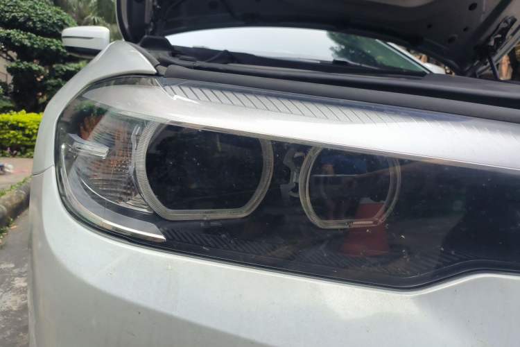 Used BMW 5 Series 2019 Facelifted 530Li Leading Edition Luxury Package Right Front Headlight