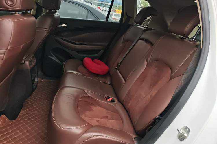 Used Buick Envision 2016 20T Two-Wheel-Drive Elite Model Interior 4