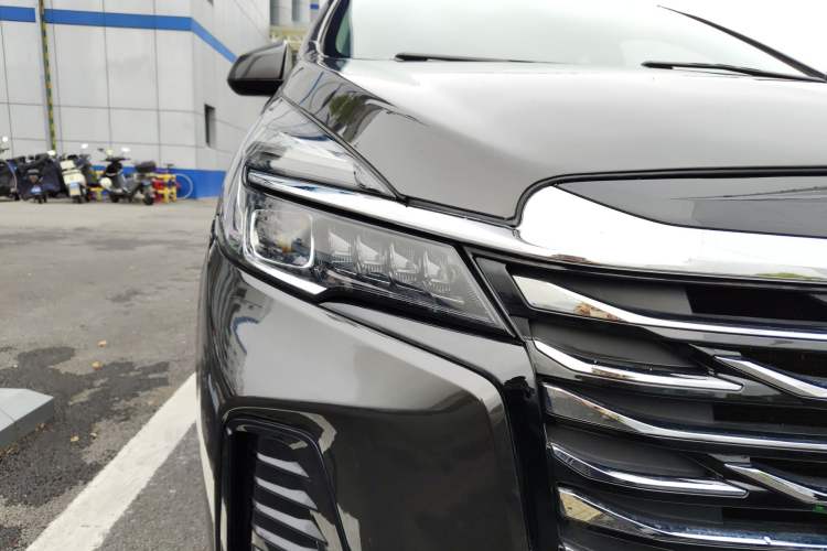 Used Buick GL8 2021 Land Cruiser Executive Class 652T Luxury Model Right Front Headlight