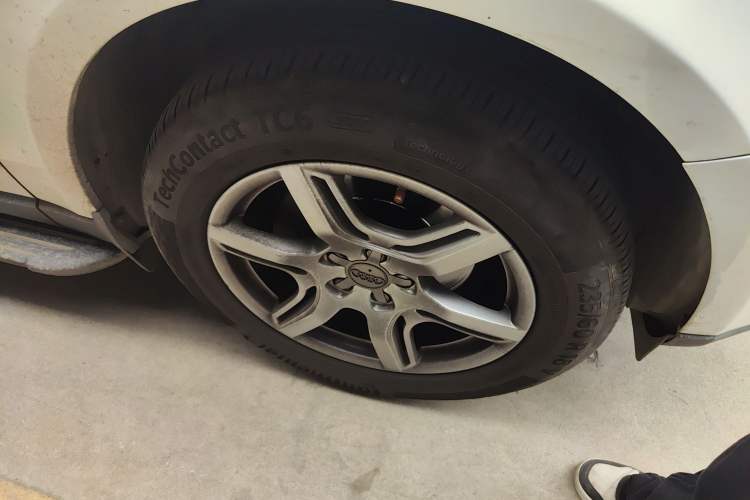 Used Audi Q5 2011 2.0TFSI Ambition Edition Right Front Wheel Hub