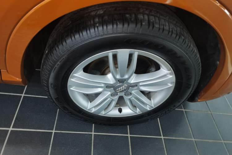 Used Audi Q3 2015 35 TFSI quattro Technology Edition Right Front Wheel Hub