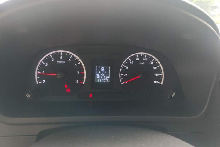 Used FORTHING Lingzhi PLUS 2021 Travel Edition 2.0L Manual Luxury 7-Seater
